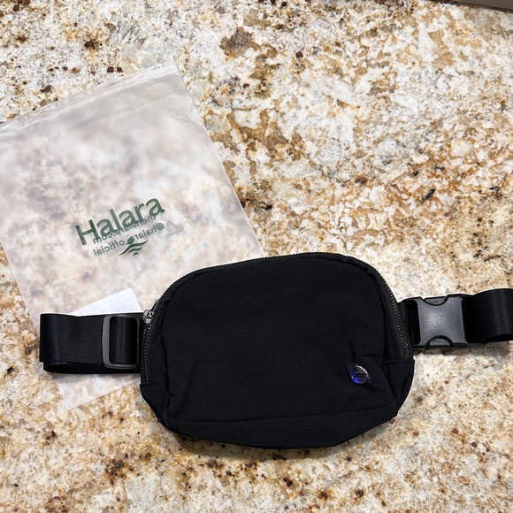 HALARA Handbags - HALARA Black Belt Bag